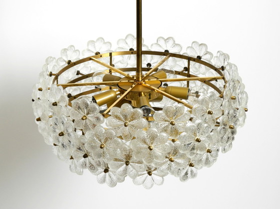 Image 1 of Zeer Zeldzame Grote Zware Messing Kristallen Glazen Bloem Plafondlamp uit 1970 van Ernst Palme In Zeer Goede Originele Staat