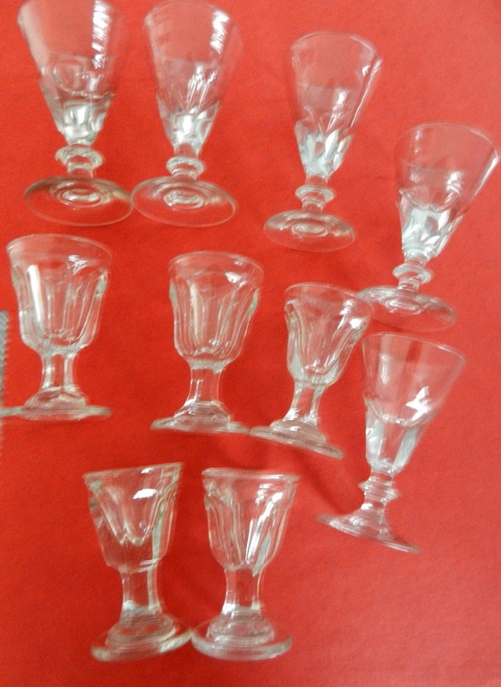 Image 1 of Antiek glaswerk : 10 glazen met platte steel (witte wijn of aperitiefglazen)