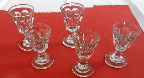 Image 1 of Antiek glaswerk : 10 glazen met platte steel (witte wijn of aperitiefglazen)