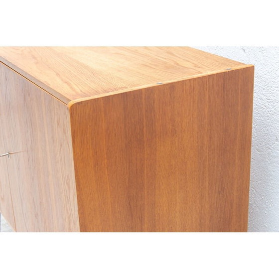 Image 1 of Vintage beukenhouten buffetkast "U-450" van Jiří Jiroutek voor Interiér Praha, Tsjechië 1960