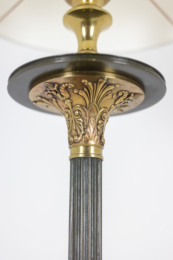 Image 1 of Bronzen vloerlamp in restauratiestijl met twee patina's. Circa 1900.