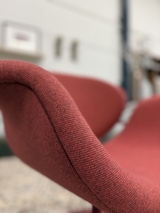 Artifort Tulip Fauteuil Midi Rood Selecte 580 Stof