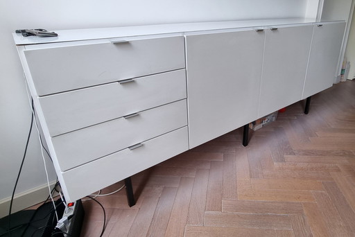 Behr dressoir