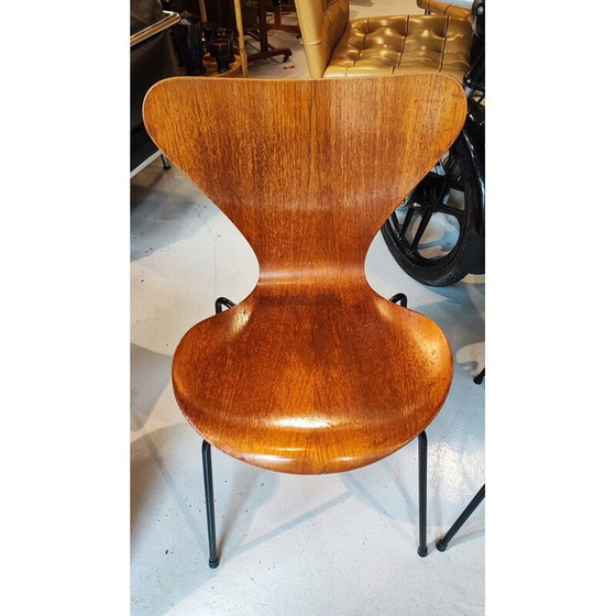 Image 1 of Set van 4 vintage Butterfly 3107 stoelen in zwart metaal en teak van Arne Jacobsen, 1971