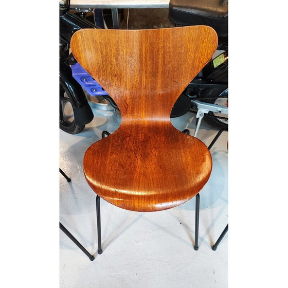 Image 1 of Set van 4 vintage Butterfly 3107 stoelen in zwart metaal en teak van Arne Jacobsen, 1971