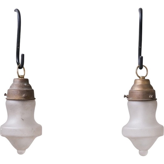 Image 1 of Set van 4 vintage hanglampen van ondoorzichtig glas en messing Frankrijk 1950