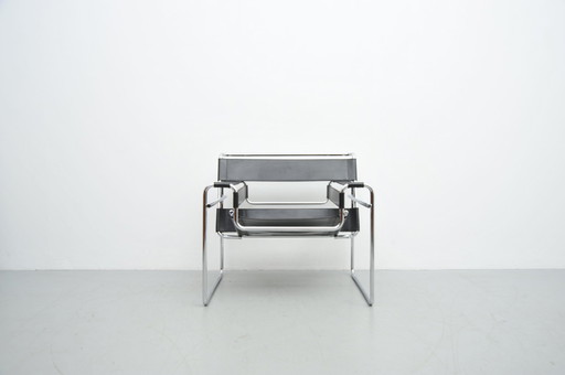 Wassily Fauteuil B3 Stalen buizen en leer van Marcel Breuer Bauhaus Design 1925