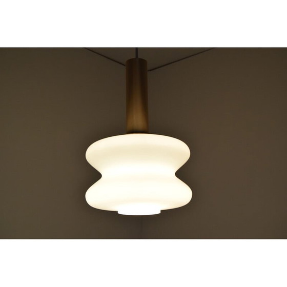 Image 1 of Vintage melkglas en koperen hanglamp, Tsjecho-Slowakije 1960