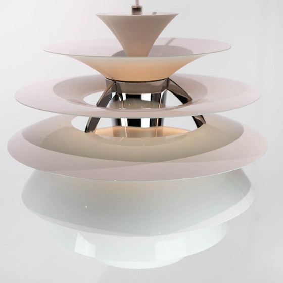 Image 1 of Vintage PH Snowball hanglamp met wit gelakte kappen van Poul Henningsen voor Louis Poulsen