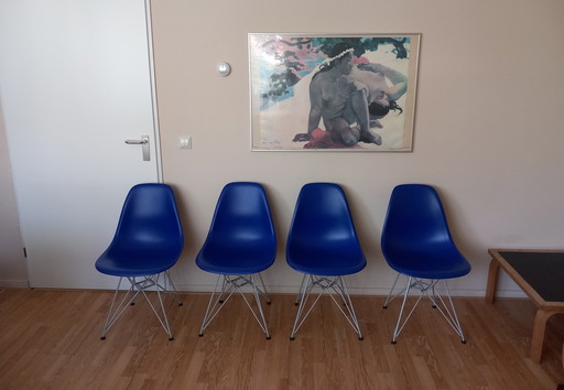 4x Vitra Eames DSR stoelen