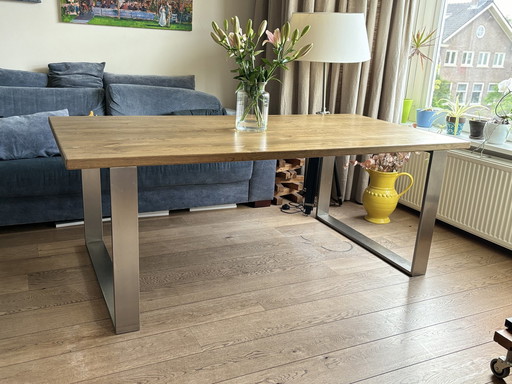 Rofra Home eiken eettafel met geborsteld RVS poten