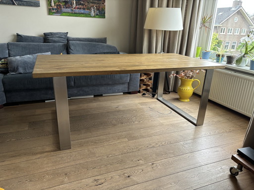 Rofra Home eiken eettafel met geborsteld RVS poten