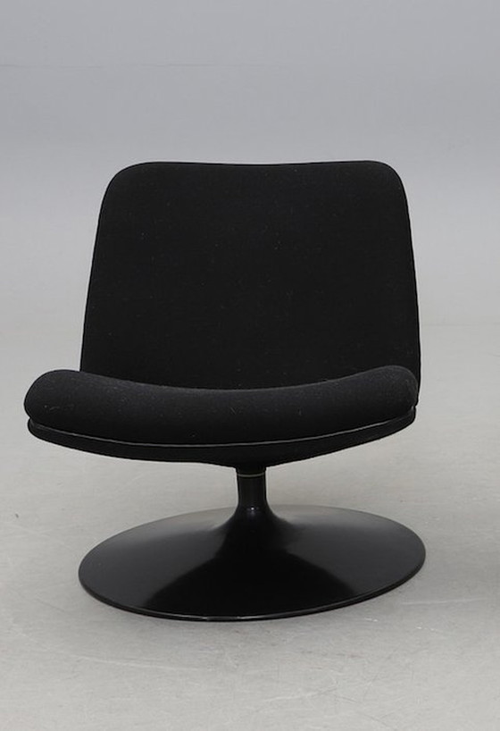 Image 1 of Draaibare fauteuil, model F504 Door Geoffrey Harcourt