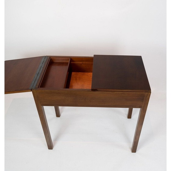 Image 1 of Vintage naaiwerktafel van mahonie uit de jaren 1940