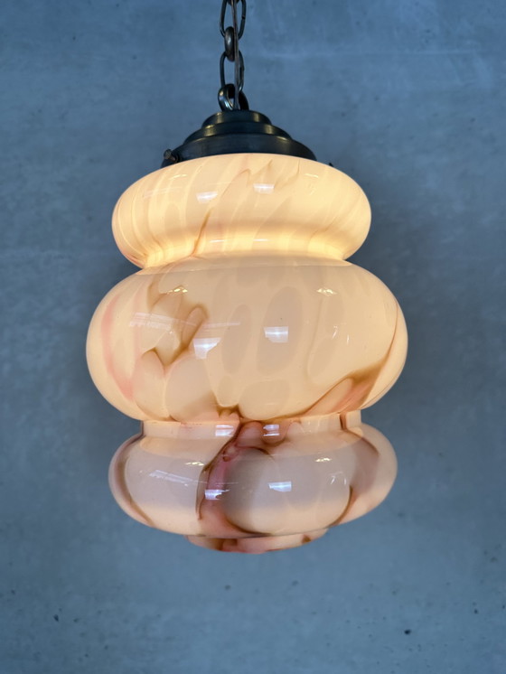 Image 1 of Art deco gemarmerde opaline hanglamp - rosé