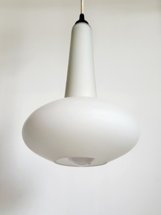 Image 1 of Vintage Glazen Hanglamp, Scandinavische Stijl, Opaline Wit, Model Teardrop, Jaren 60