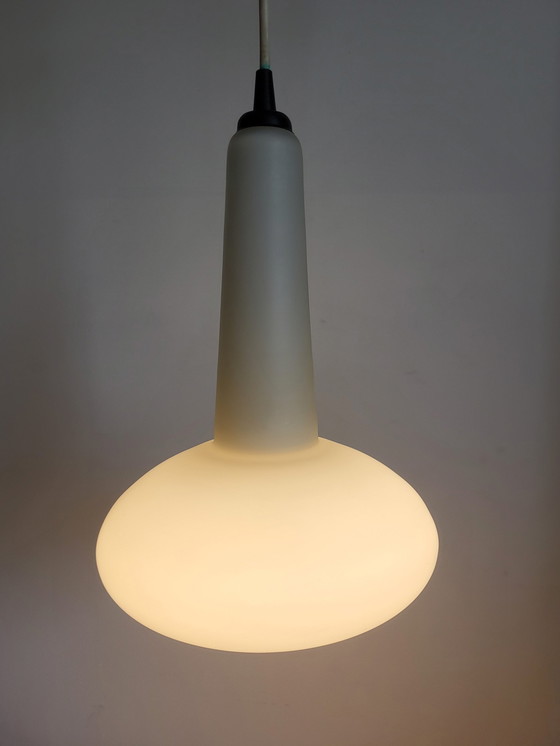 Image 1 of Vintage Glazen Hanglamp, Scandinavische Stijl, Opaline Wit, Model Teardrop, Jaren 60