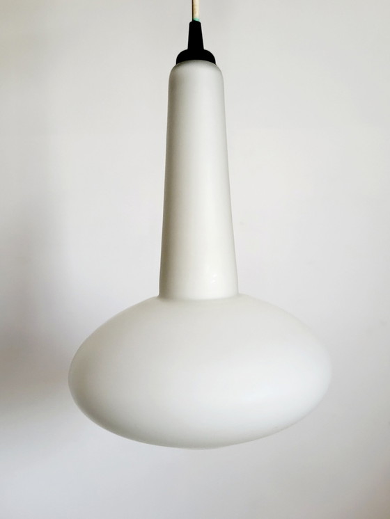 Image 1 of Vintage Glazen Hanglamp, Scandinavische Stijl, Opaline Wit, Model Teardrop, Jaren 60