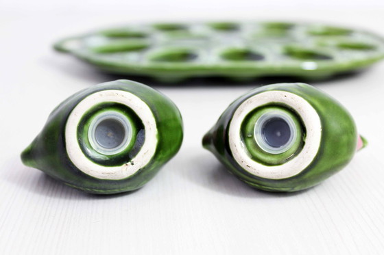 Image 1 of Aardewerk eierset met zout en peper 1960