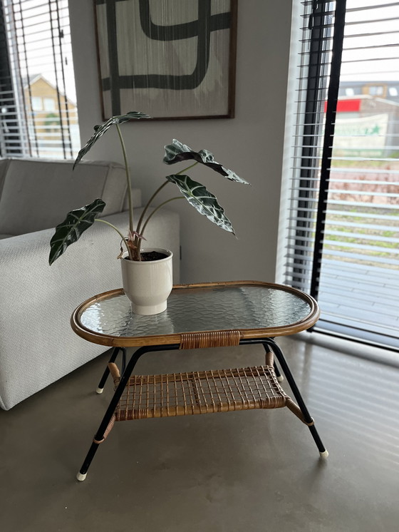Image 1 of Vintage rotan bijzettafel