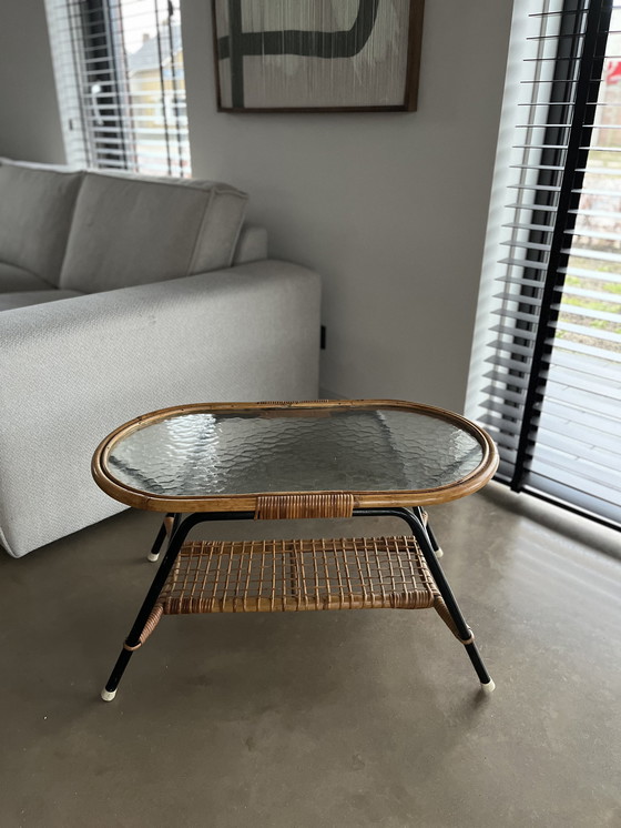 Image 1 of Vintage rotan bijzettafel