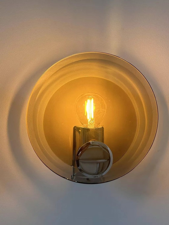 Image 1 of 2X Wandlampen van gerookt glas en verchroomd metaal, Frankrijk 1970