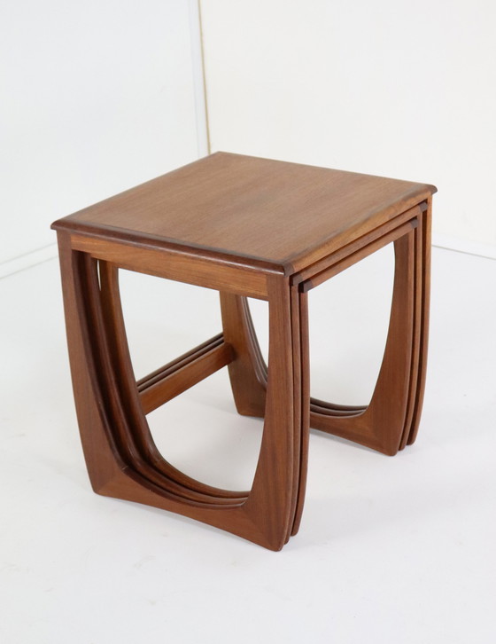 Image 1 of Set Van 3 Sunelm Nesting Tables ´Partington´ Vintage