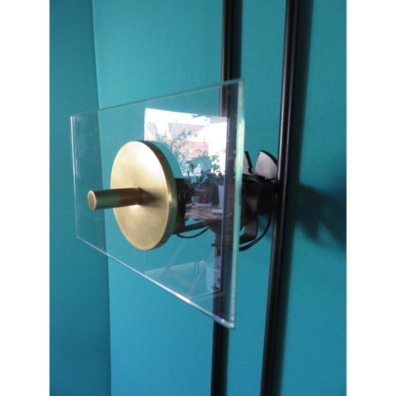 Image 1 of Vintage zwart gelakt metaal en messing wandlamp voor Arteluce, 1950