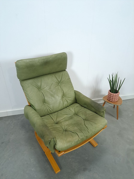 Image 1 of Groen Leren Fauteuil Met Houten Frame