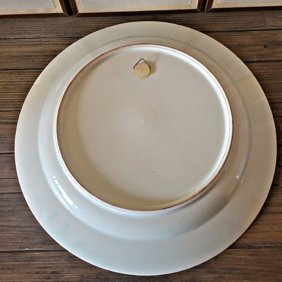 Image 1 of Grote Aziatische porseleinen schotel versierd met vogels (kraanvogels) Kleur blauw wit