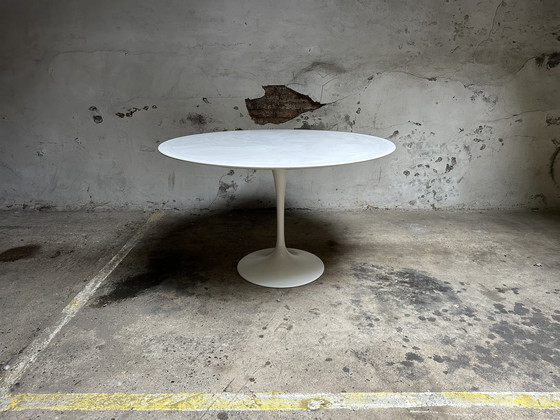 Image 1 of Eero Saarinen Voor Knoll International tafel tulip