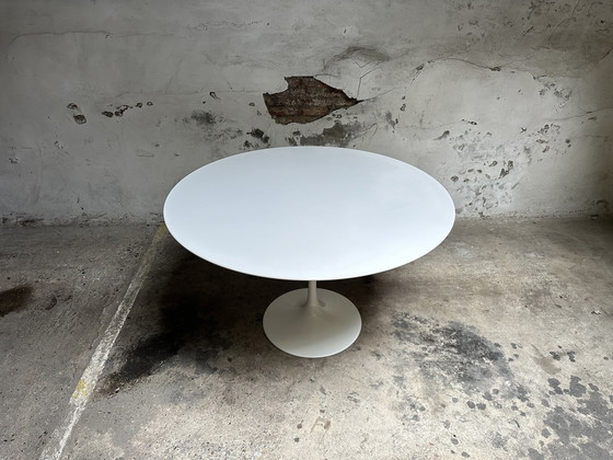 Image 1 of Eero Saarinen Voor Knoll International tafel tulip