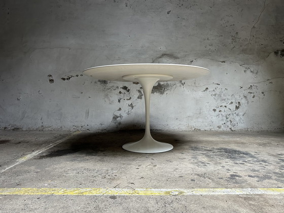 Image 1 of Eero Saarinen Voor Knoll International tafel tulip