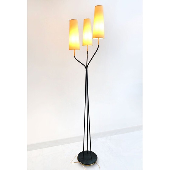 Image 1 of Vintage driepoot vloerlamp van metaal en messing voor Lunel, 1955