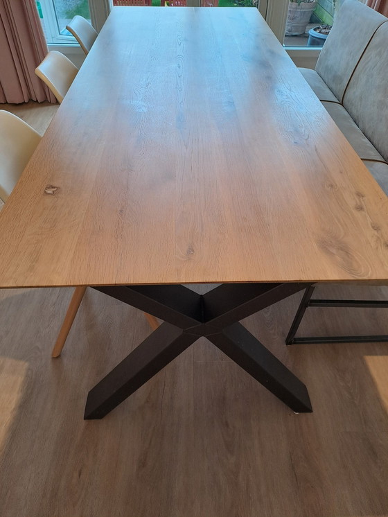 Image 1 of Massieve Eikenhouten Tafel + eetkamerbankje