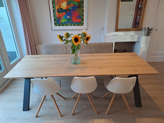 Image 1 of Massieve Eikenhouten Tafel + eetkamerbankje