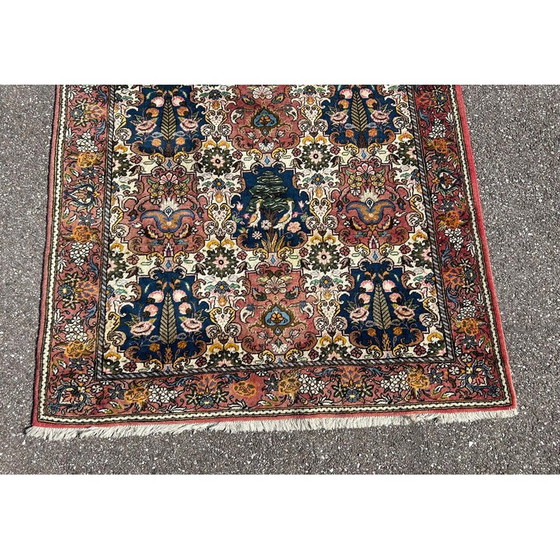 Image 1 of Vintage oosters handgeknoopt wollen vloerkleed met vogeldecoratie, 1970