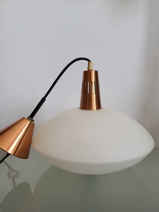 Vintage opaline glazen hanglamp, Scandinavische stijl, koper afwerking