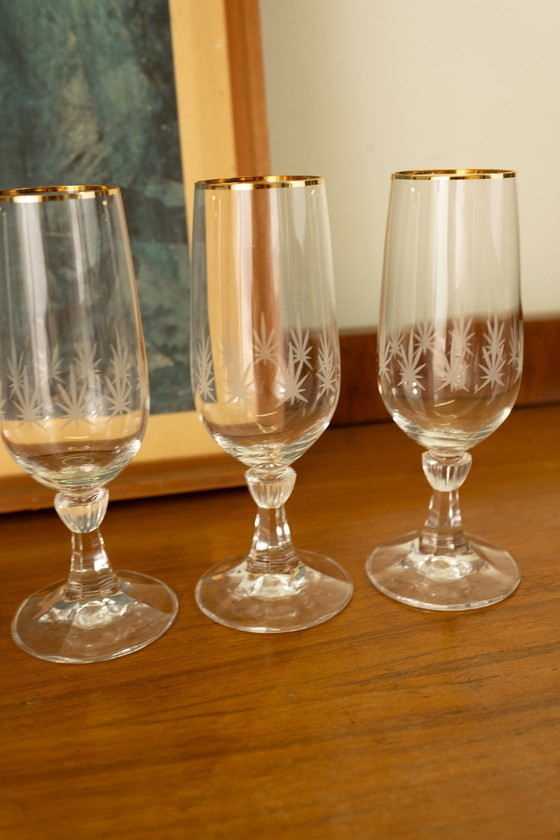 Image 1 of Set Van 4 Gedetailleerde Vintage Champagne Flutes