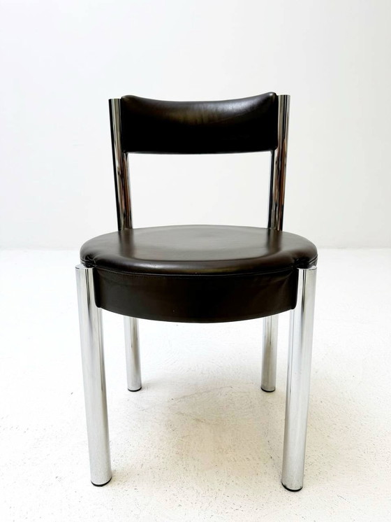 Image 1 of Victoria meubelset: uitschuifbare tafel en 8 Iconic stoelen van chroom en leer, jaren 1960