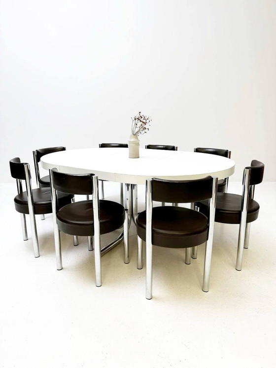 Image 1 of Victoria meubelset: uitschuifbare tafel en 8 Iconic stoelen van chroom en leer, jaren 1960