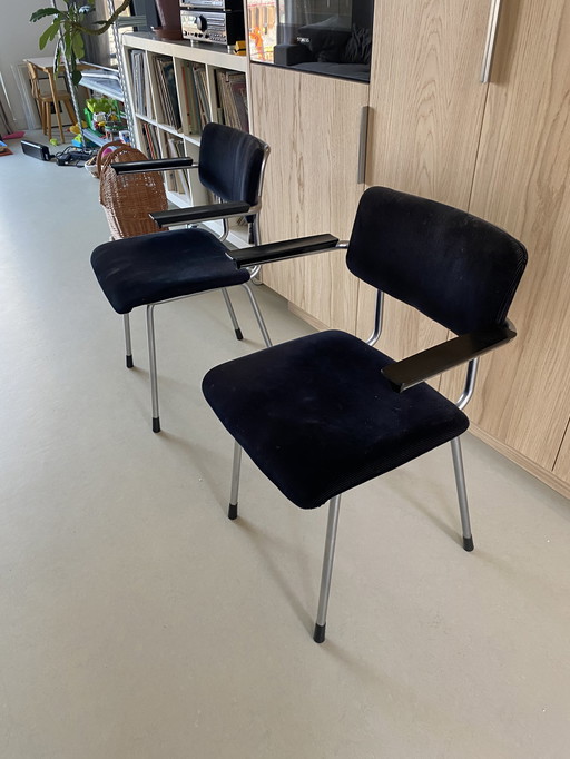 2x Gispen stoelen type 1235