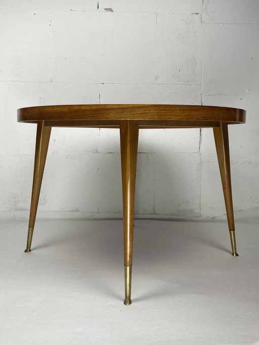 Italiaanse ronde tafel met conische koperen poten, 1950S