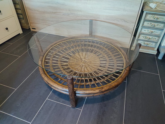 Image 1 of Kleine Rieten en Glazen Salontafel