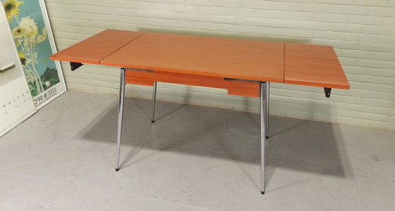 Image 1 of Vintage Formica uitschuifbare eettafel