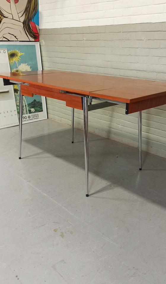 Image 1 of Vintage Formica uitschuifbare eettafel