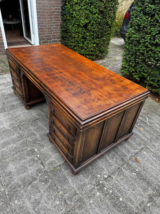 Image 1 of Klassiek Houten Bureau