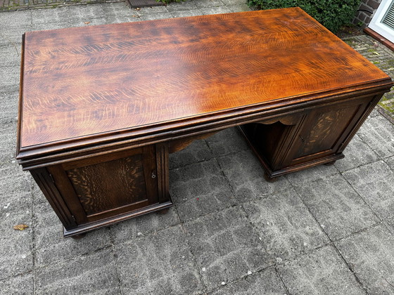 Image 1 of Klassiek Houten Bureau