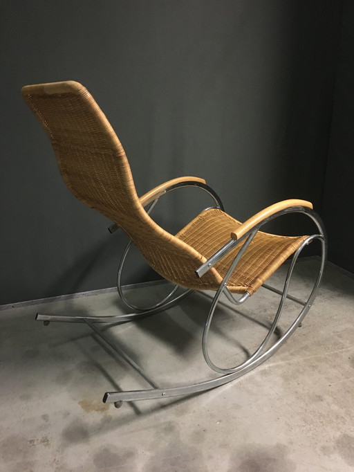 Vintage italiaanse rotan schommelstoel