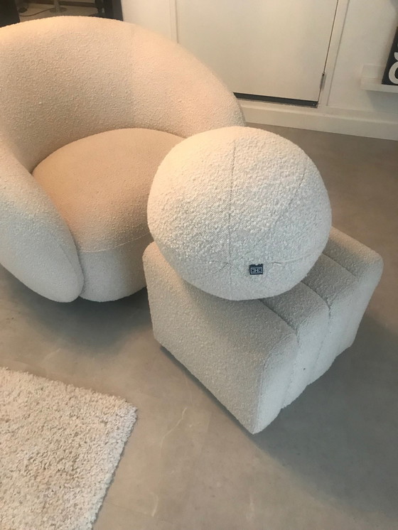 Image 1 of Eichholtz swivel chair + stool + kussen